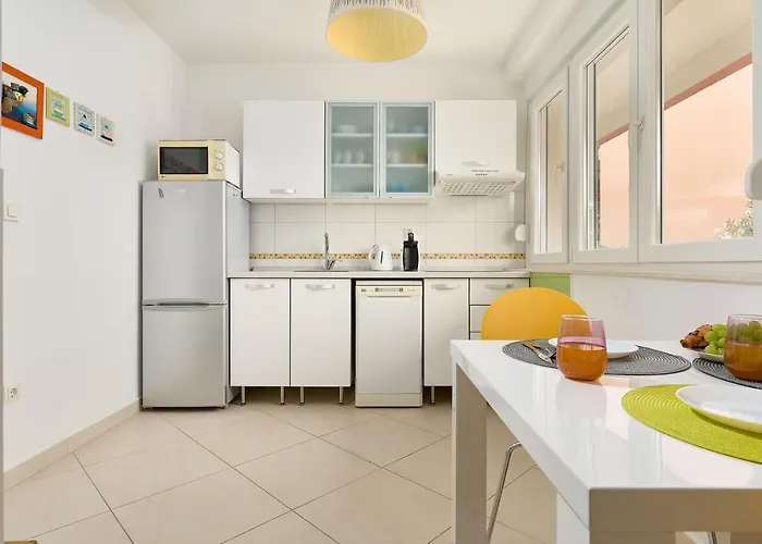 Seven Minute Walk To Old Town Lejlighed